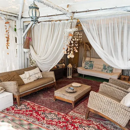 Tropical Bed & Breakfast 3*