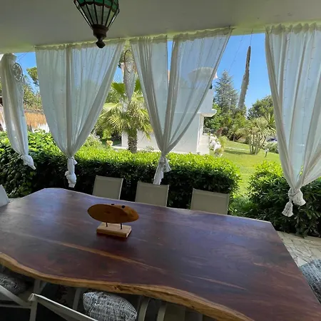 Tropical Alojamento de Acomodação e Pequeno-almoço 3*