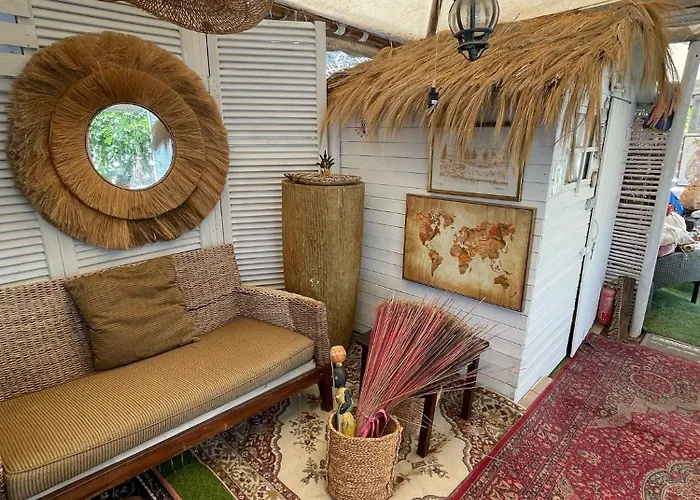 Couette-café Tropical 3*